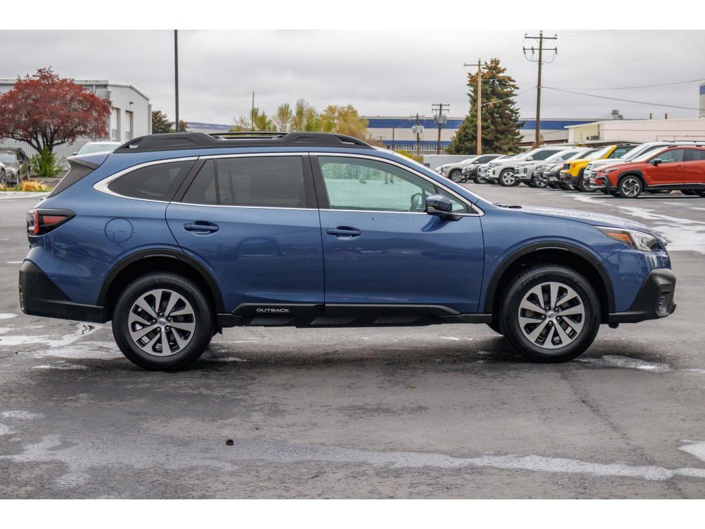 Used 2022 Subaru Outback Premium AWD/4WD image 2