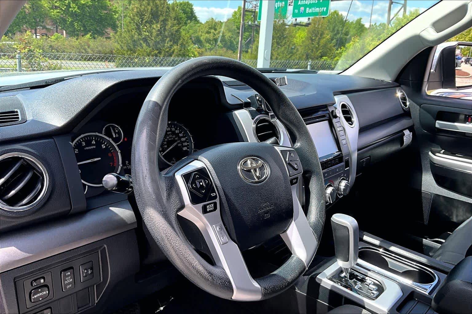 Used 2015 Toyota Tundra SR5 w/ SR5 Upgrade Package RWD image 17