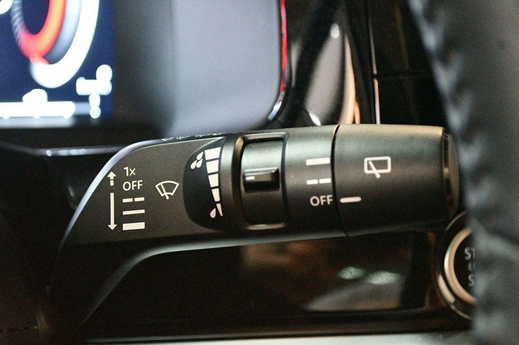 Used 2024 Nissan Pathfinder Platinum FWD image 71