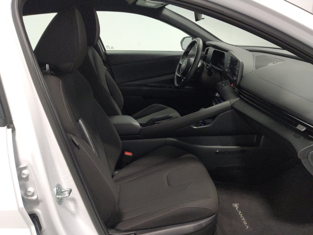 Used 2025 Hyundai Elantra Sport FWD image 21