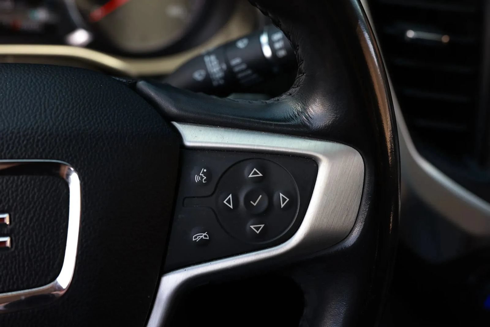 Used 2019 GMC Acadia SLT FWD image 28