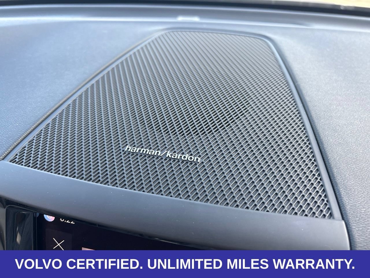 Certified 2024 Volvo XC60 B5 Plus w/ Protection Package Premier AWD/4WD image 23