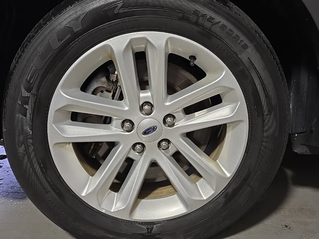 Used 2017 Ford Explorer XLT FWD image 12