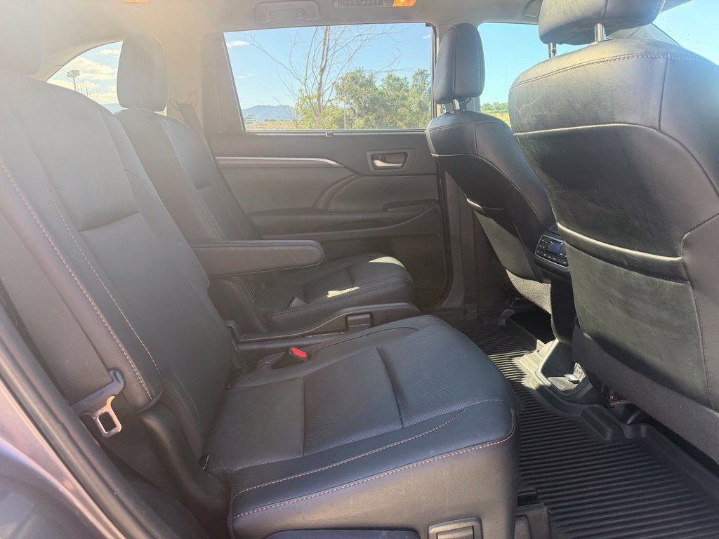 Used 2019 Toyota Highlander Limited Platinum AWD/4WD image 27