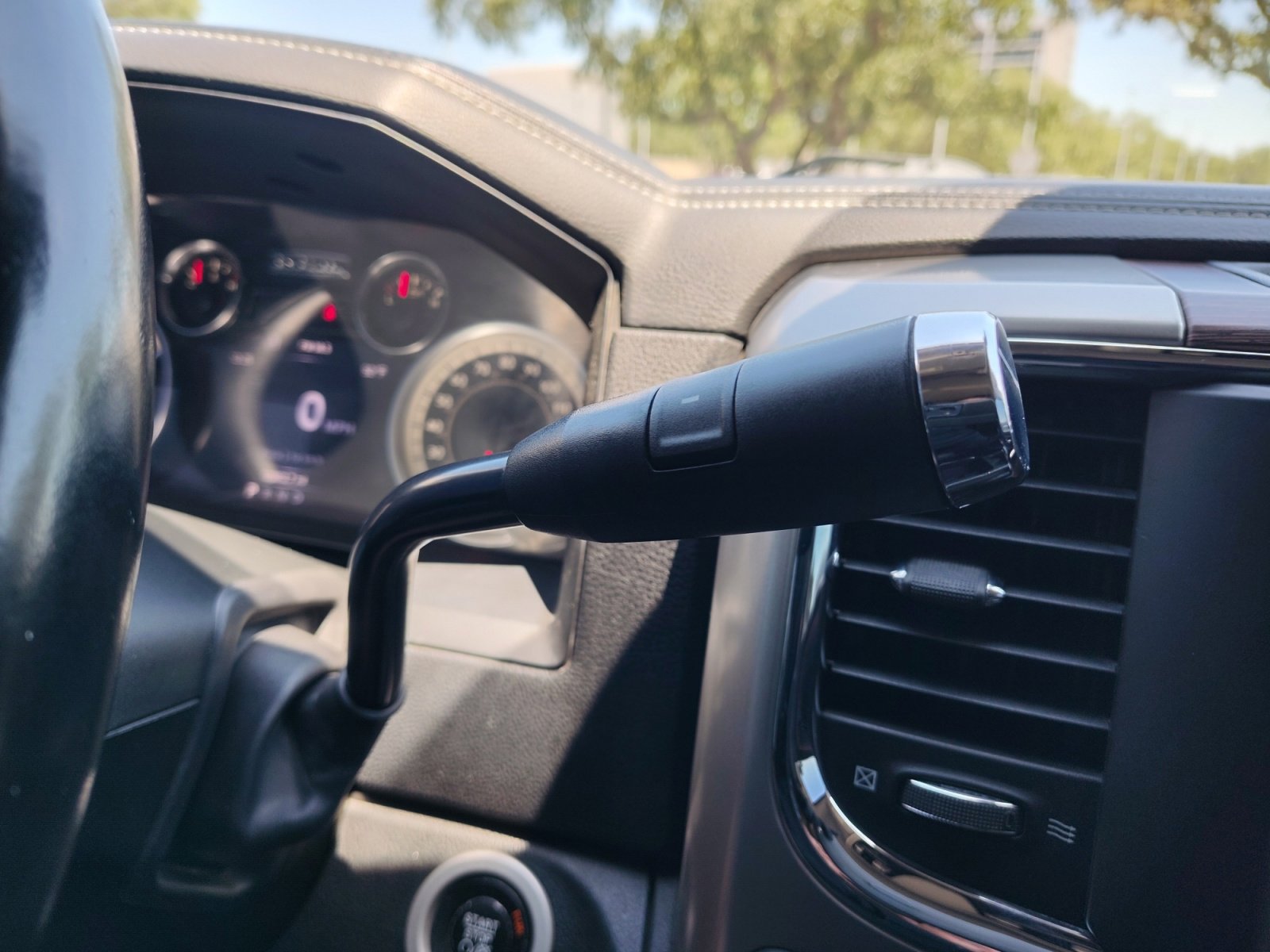 Used 2016 RAM 3500 Laramie AWD/4WD image 23