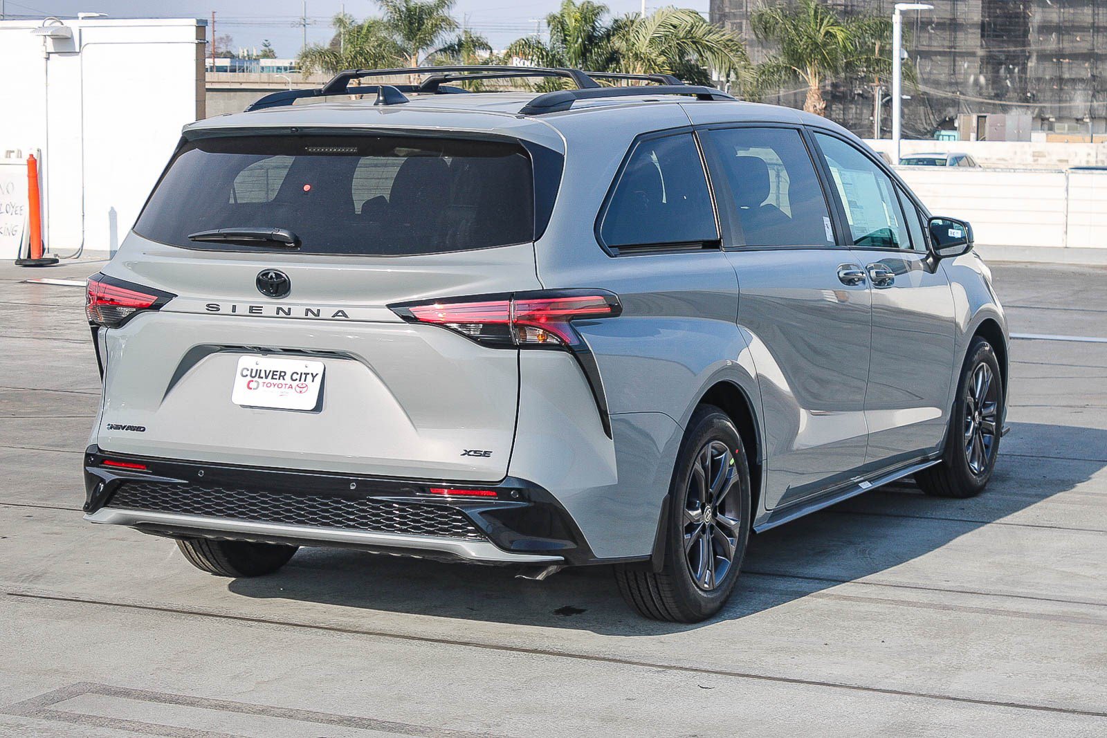 New 2026 Toyota Sienna XSE AWD/4WD image 9
