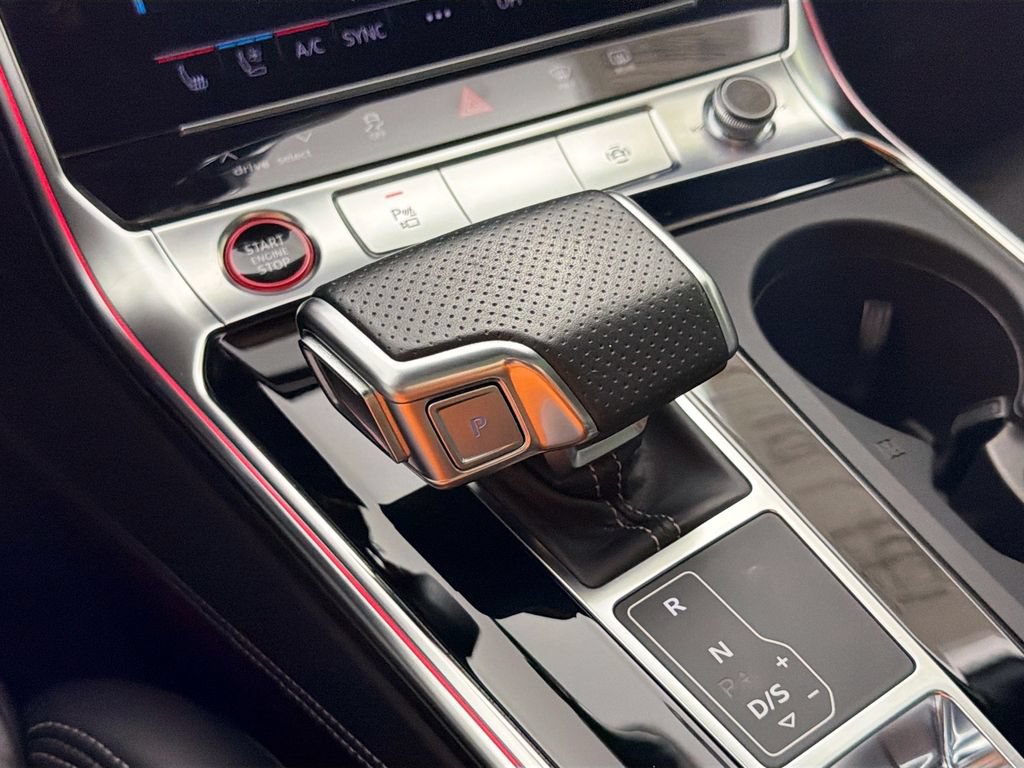 Used 2021 Audi RS 6 w/ Carbon Optic Package AWD/4WD image 17