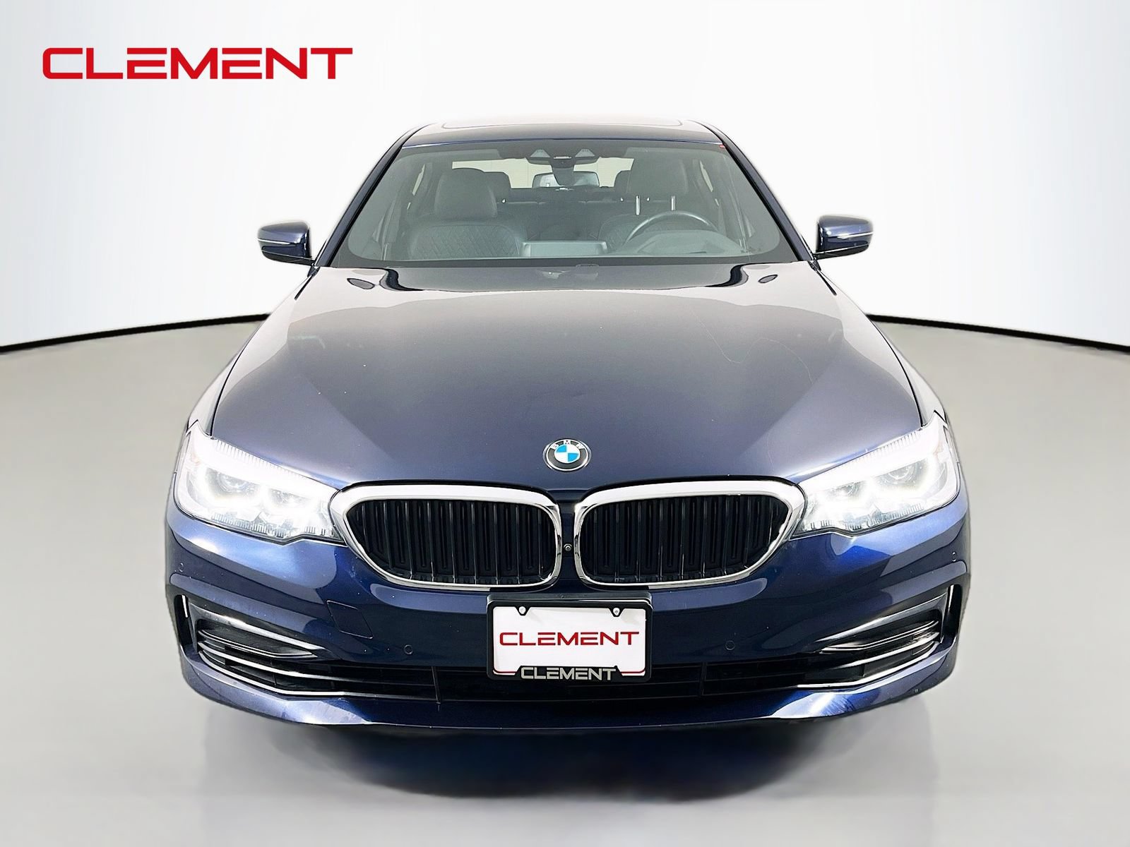 Used 2020 BMW 530e xDrive w/ Premium Package AWD/4WD image 3