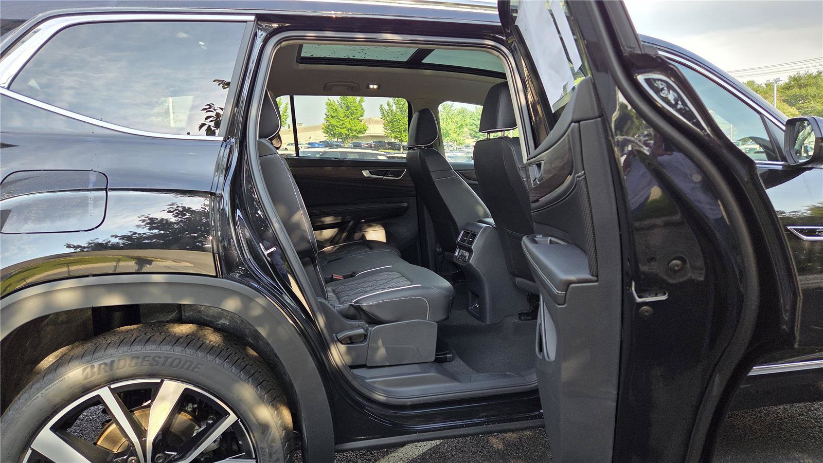 New 2026 Volkswagen Atlas SEL Premium R-Line AWD/4WD image 33
