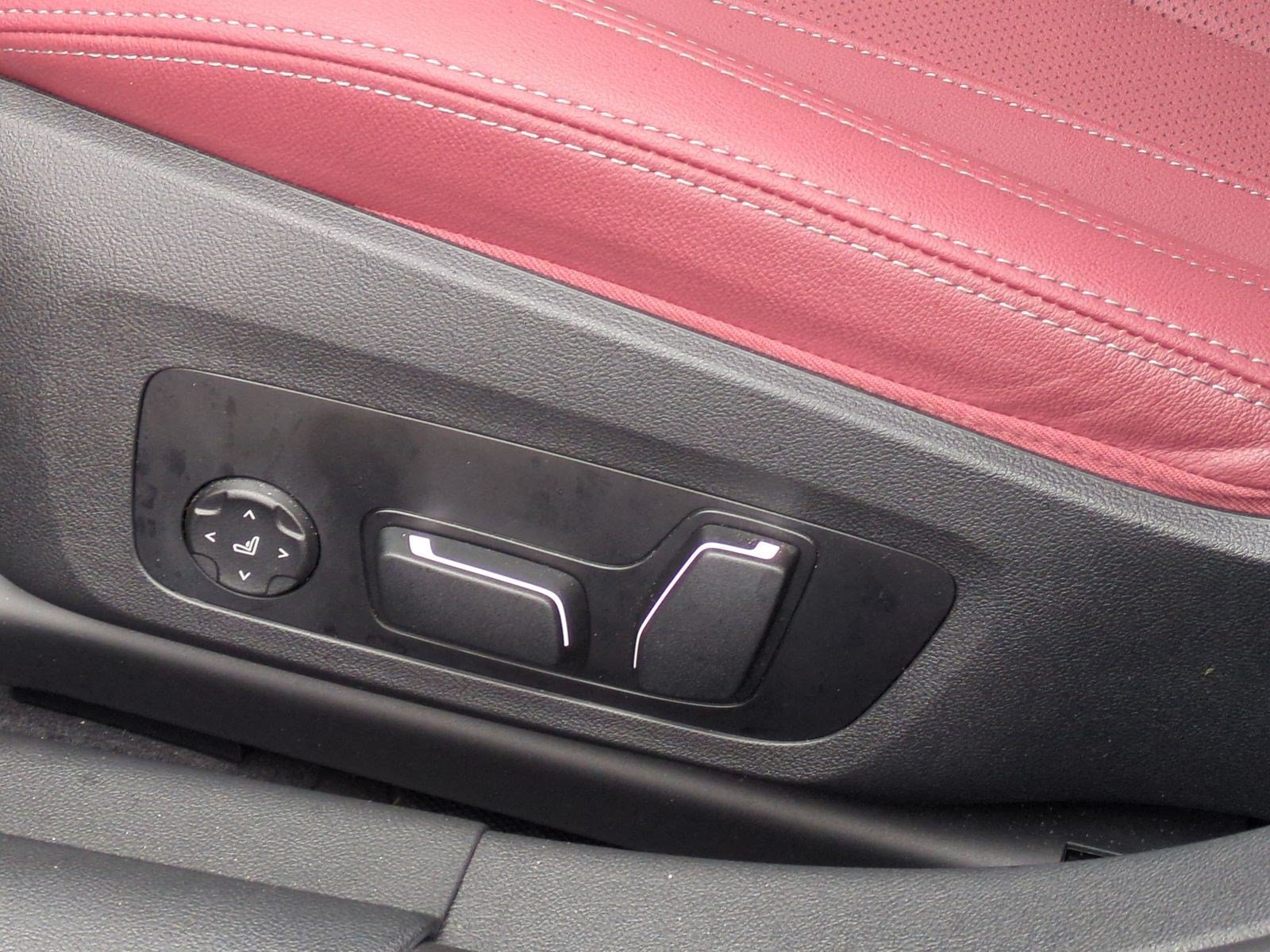 Used 2025 BMW M440i RWD image 17