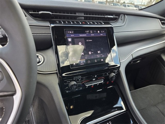 Certified 2025 Jeep Grand Cherokee Altitude image 24