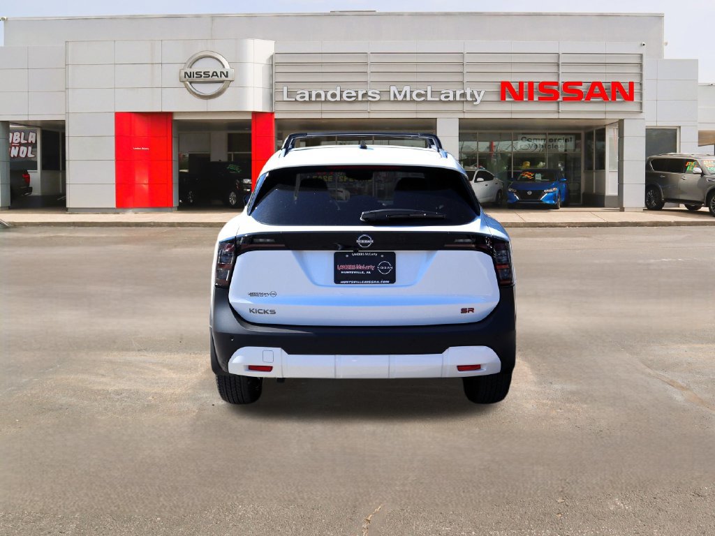 New 2026 Nissan Kicks SR w/ Illumination Package FWD image 4