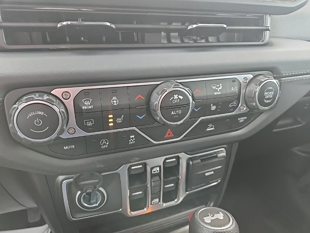 Used 2024 Jeep Wrangler Sahara w/ Technology Group image 59