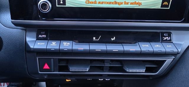 Used 2025 Toyota Camry LE image 21