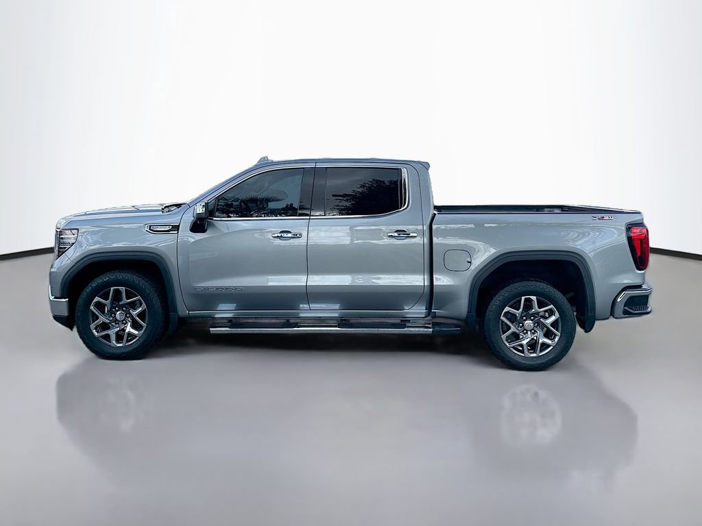 Used 2023 GMC Sierra 1500 SLT AWD/4WD image 4
