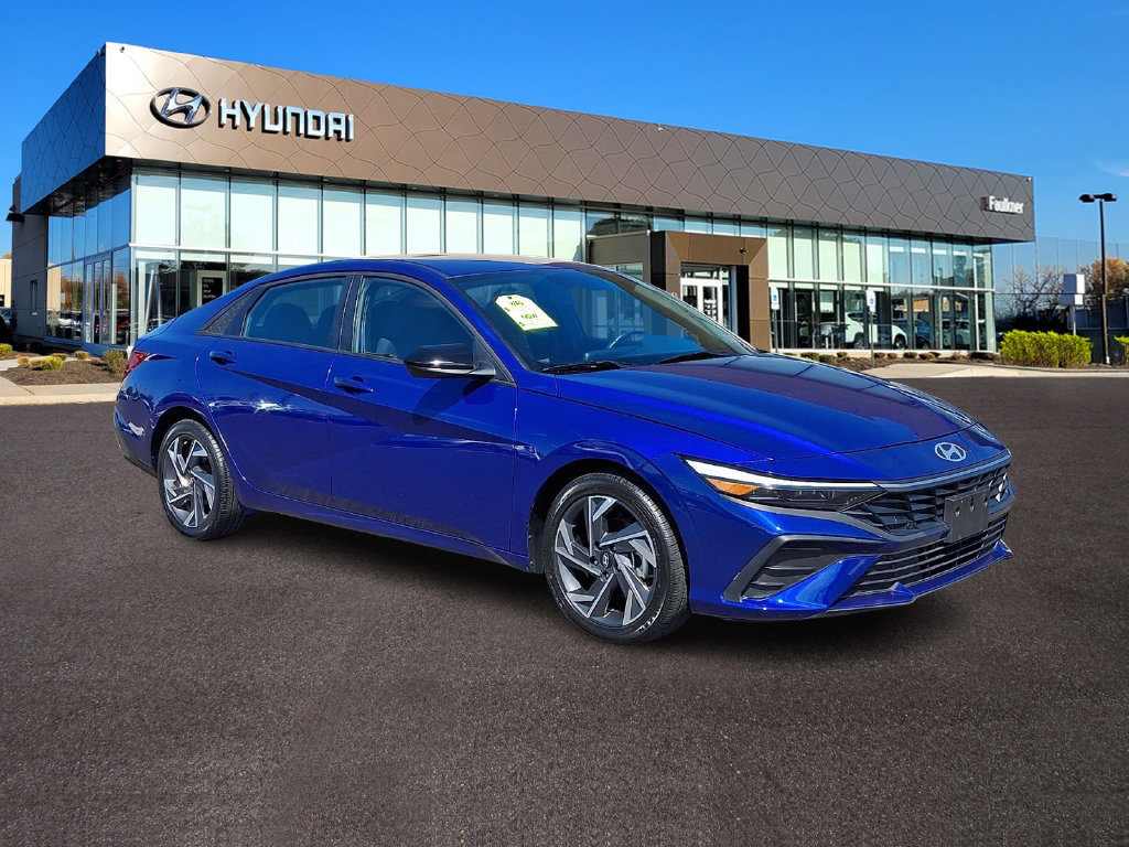 Certified 2025 Hyundai Elantra SEL FWD image 1