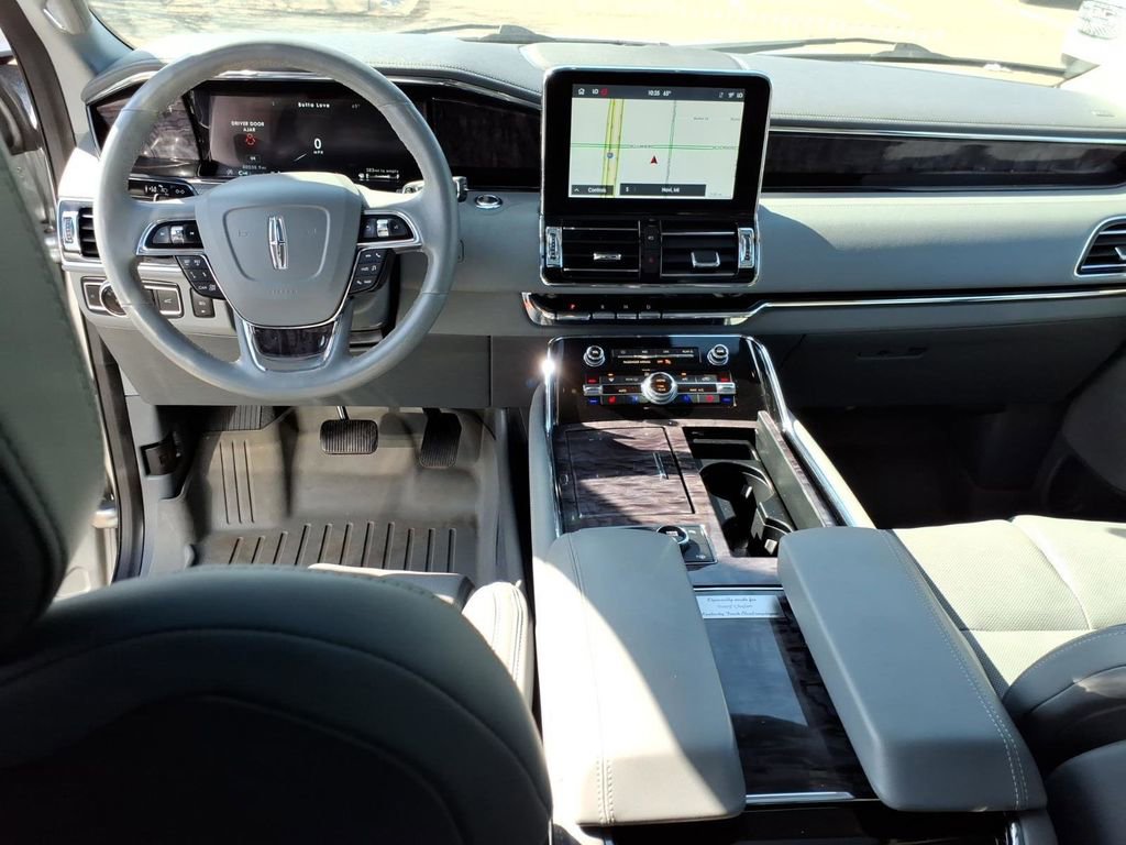 Used 2021 Lincoln Navigator Reserve w/ Luxury Package AWD/4WD image 15