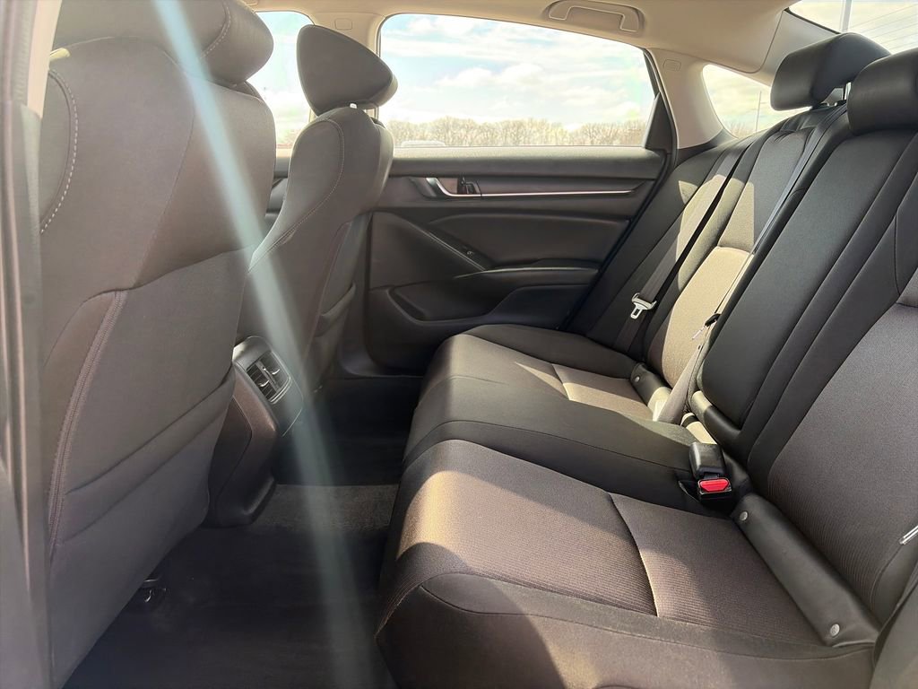 Used 2019 Honda Accord EX image 29