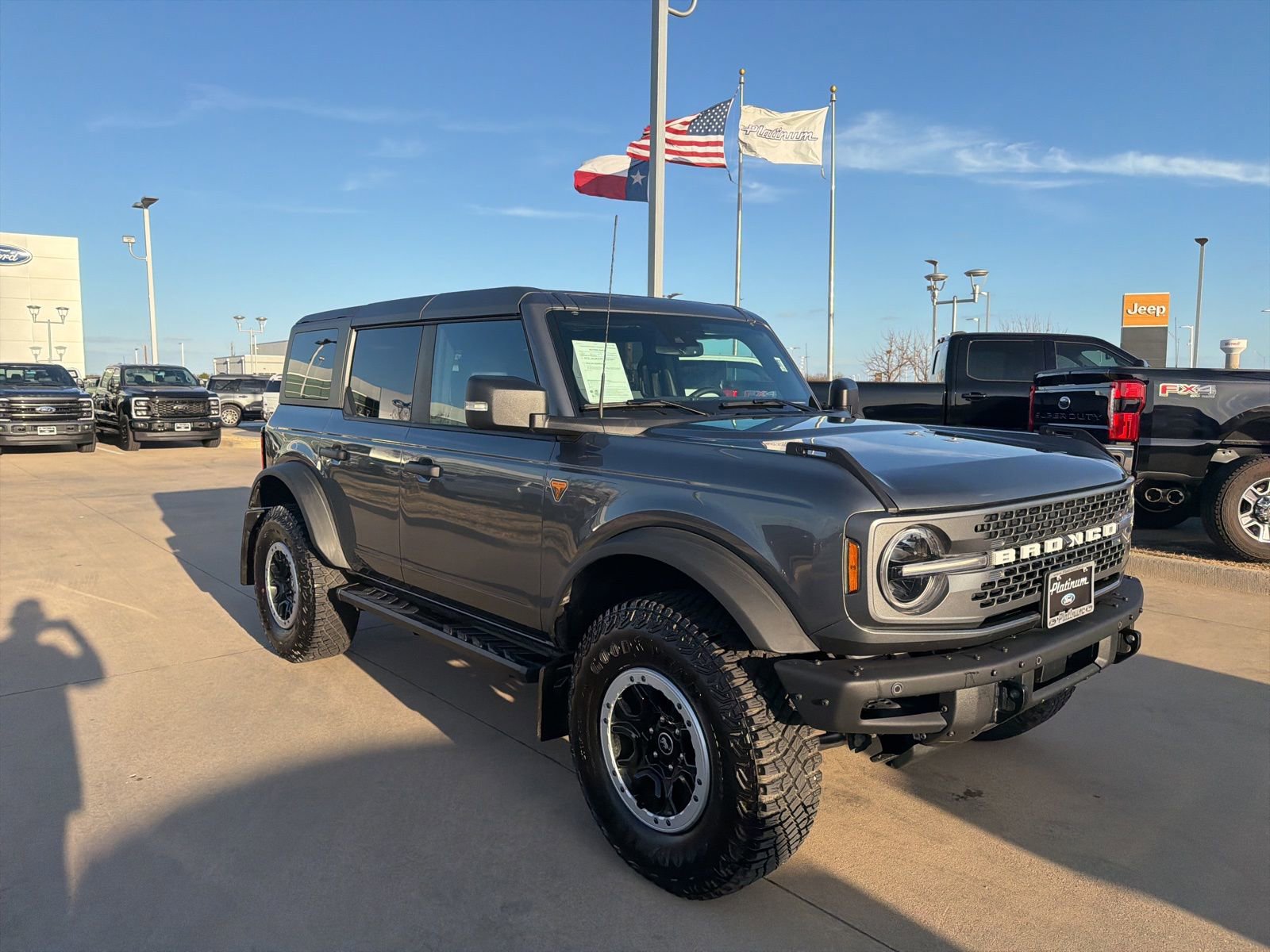 Used 2024 Ford Bronco Badlands image 8
