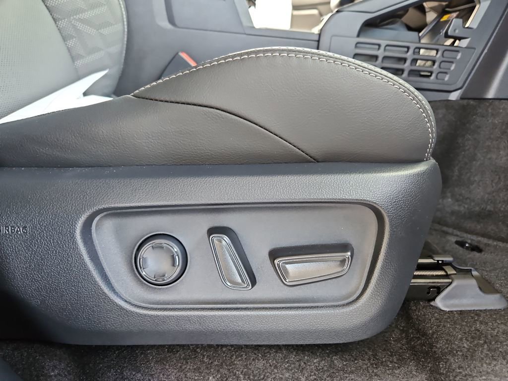 Used 2025 Toyota 4Runner TRD Off-Road Premium image 28