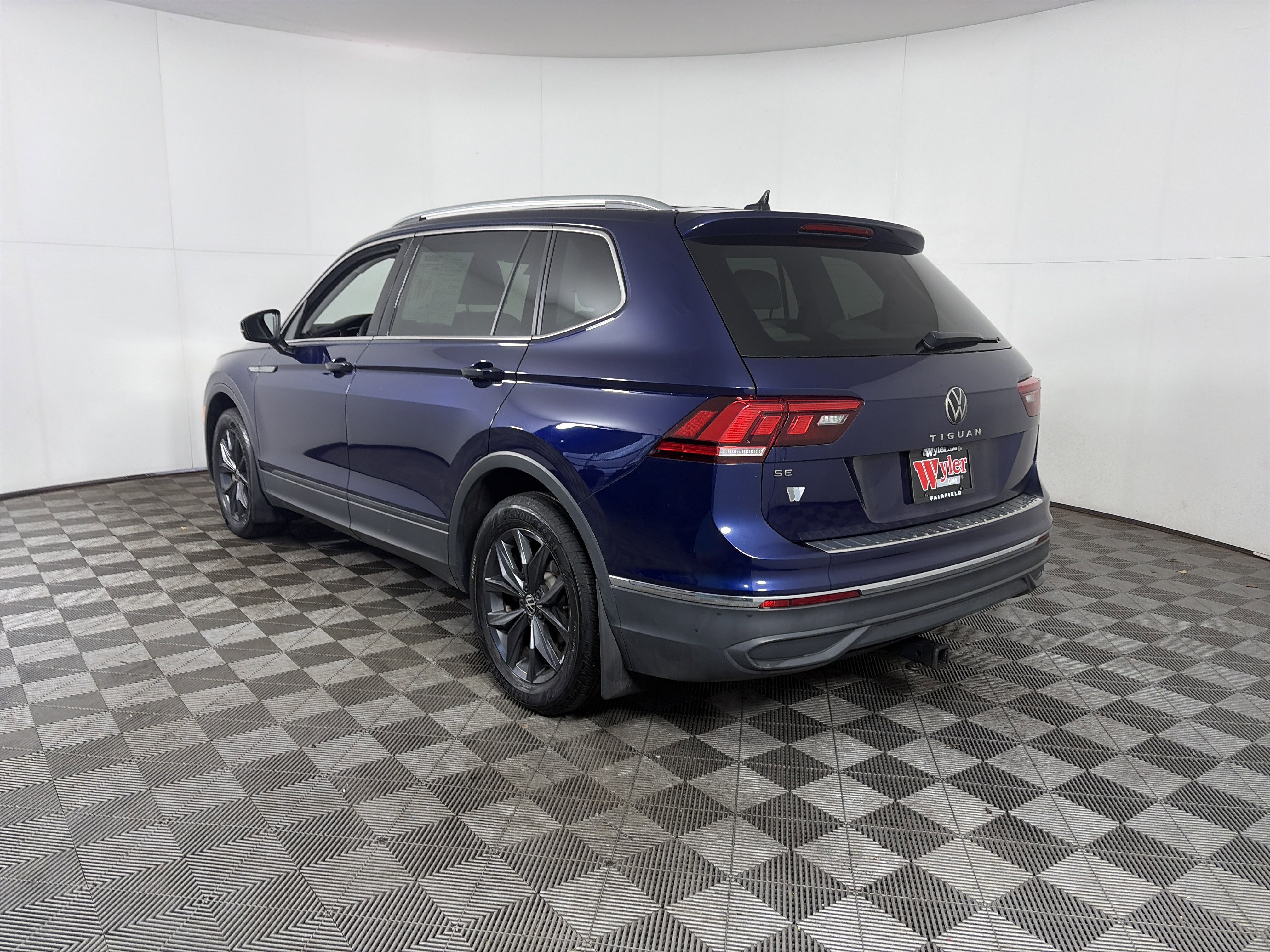 Used 2022 Volkswagen Tiguan SE image 14