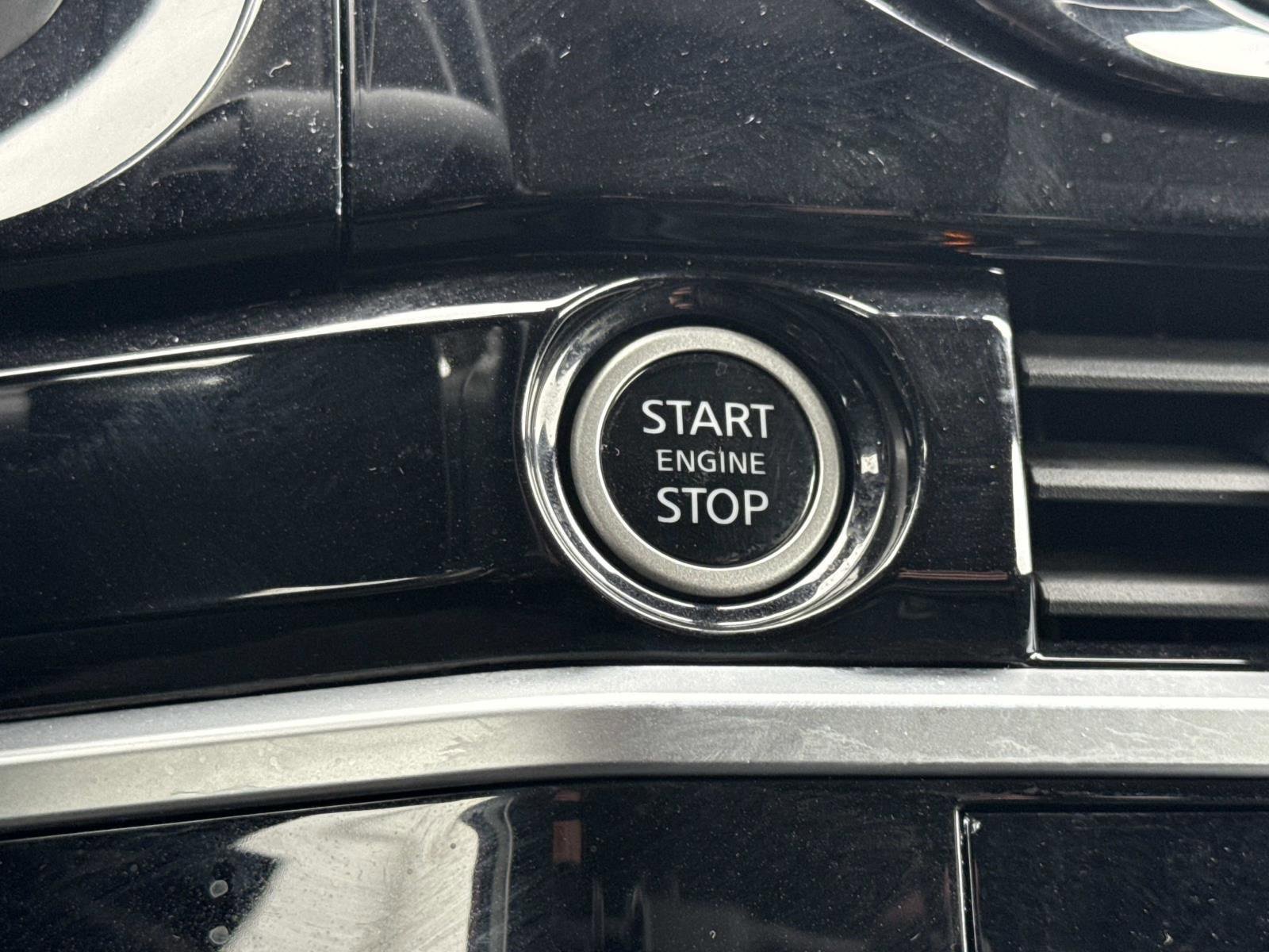 Used 2024 Nissan Pathfinder SV image 19