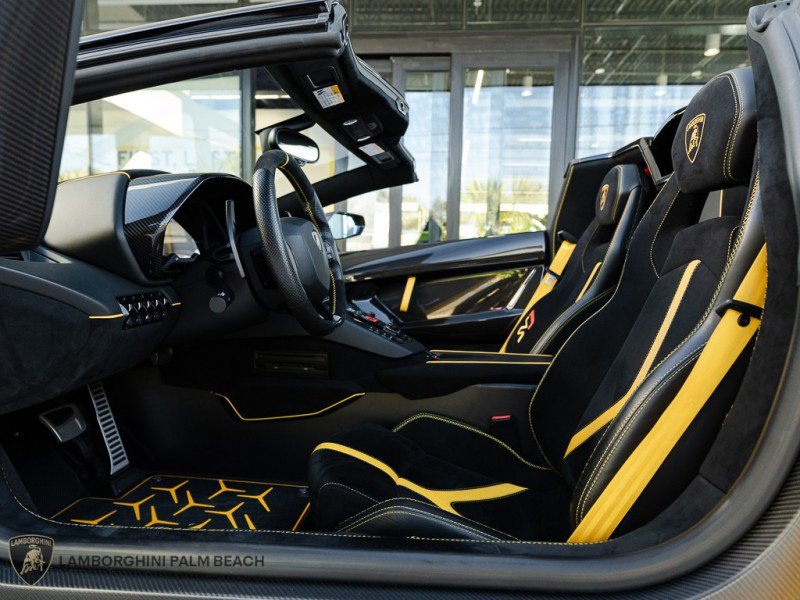 Used 2021 Lamborghini Aventador SVJ image 30