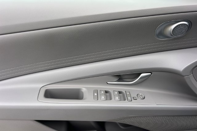 New 2026 Hyundai Elantra Hybrid FWD image 10