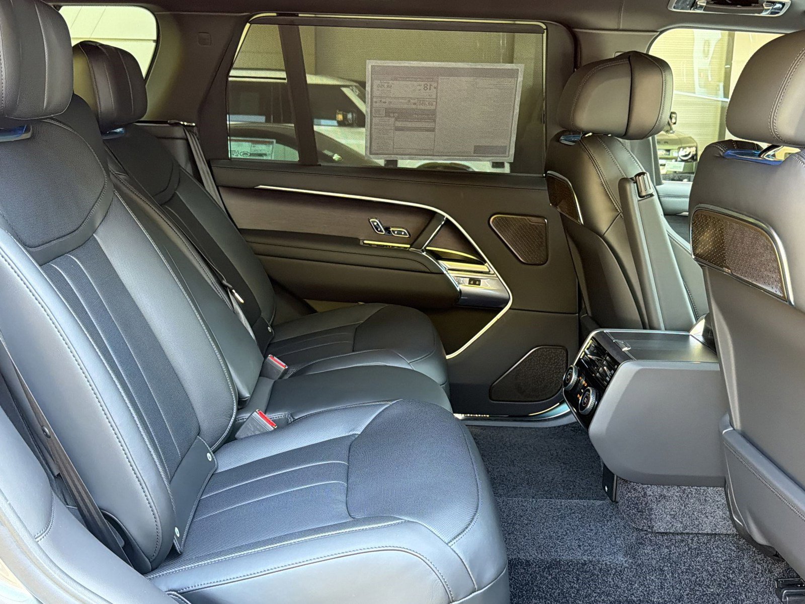 New 2026 Land Rover Range Rover Long Wheelbase Autobiography AWD/4WD image 30