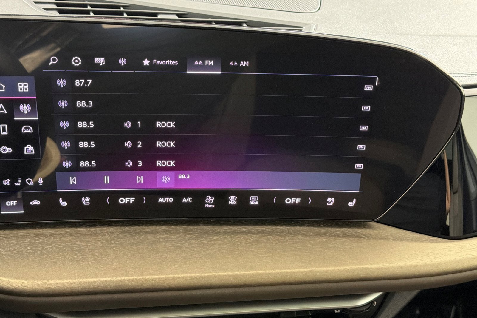 Used 2025 Audi Q5 Premium Plus w/ Premium Plus image 17