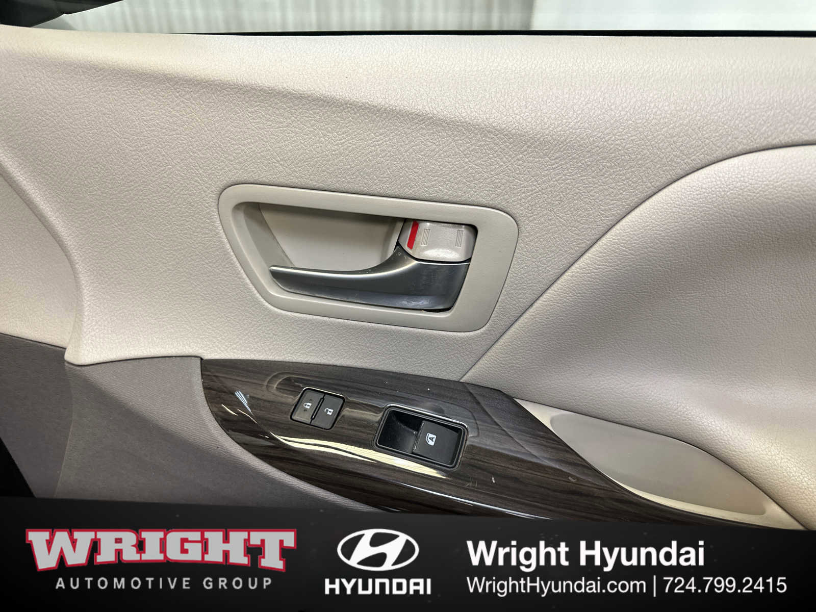 Used 2020 Toyota Sienna XLE image 15