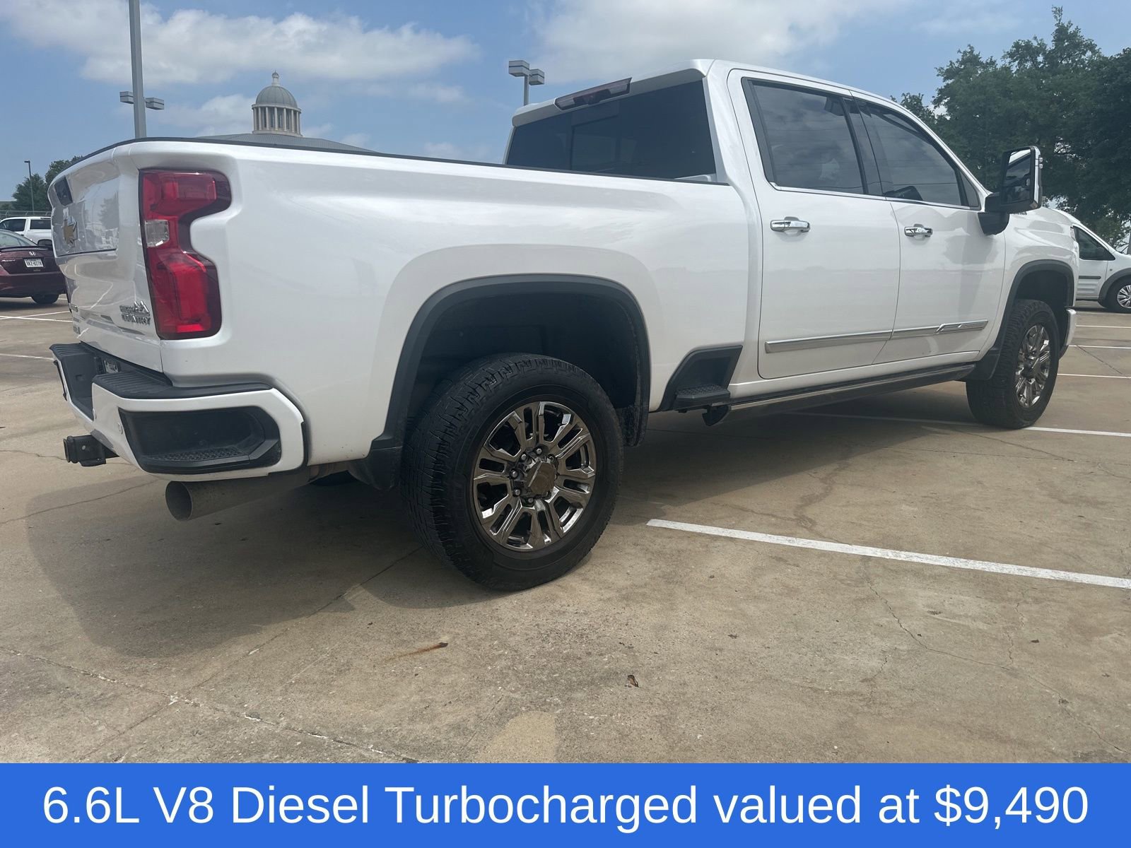 Used 2024 Chevrolet Silverado 2500 High Country w/ High Country Premium Package image 3