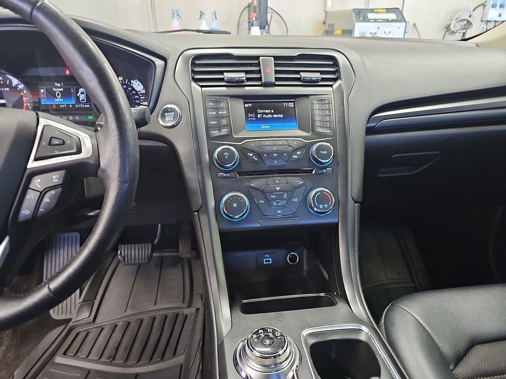 Used 2018 Ford Fusion SE w/ Equipment Group 201A image 19