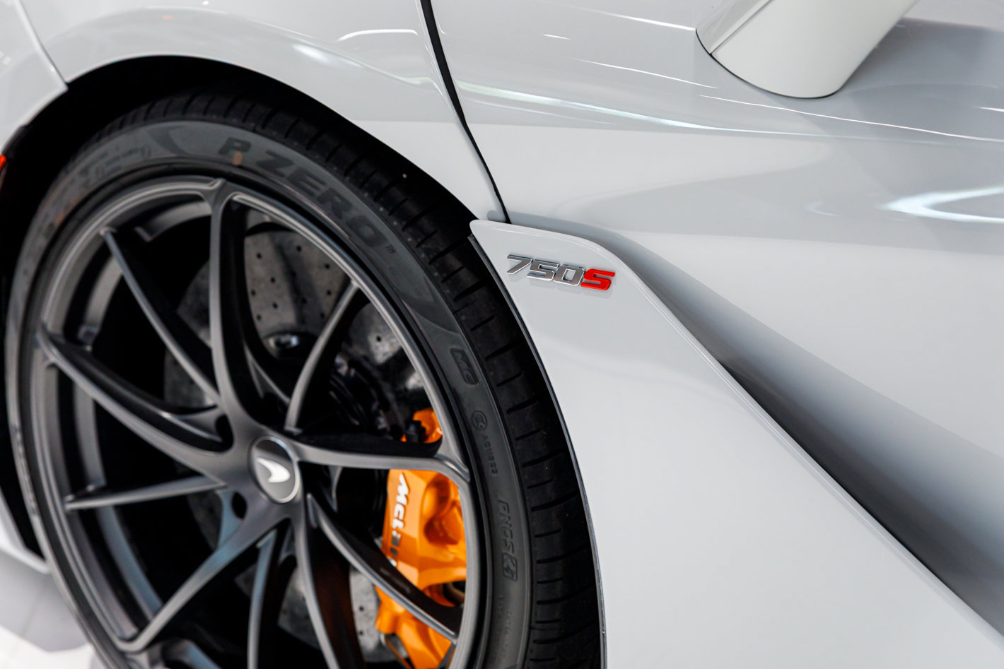 Used 2027 McLaren 750S RWD image 38