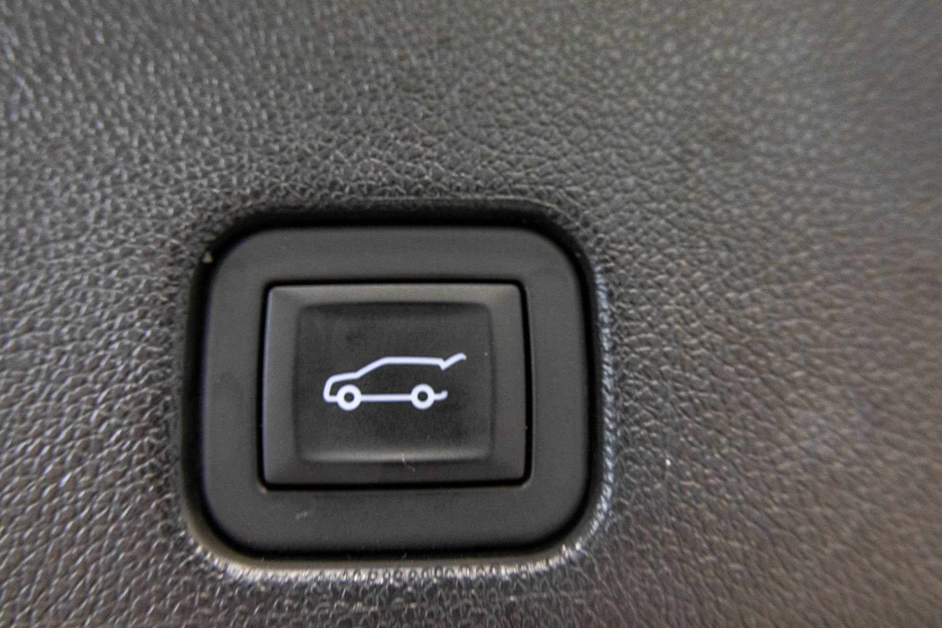 Used 2024 Chevrolet Traverse RS FWD image 47