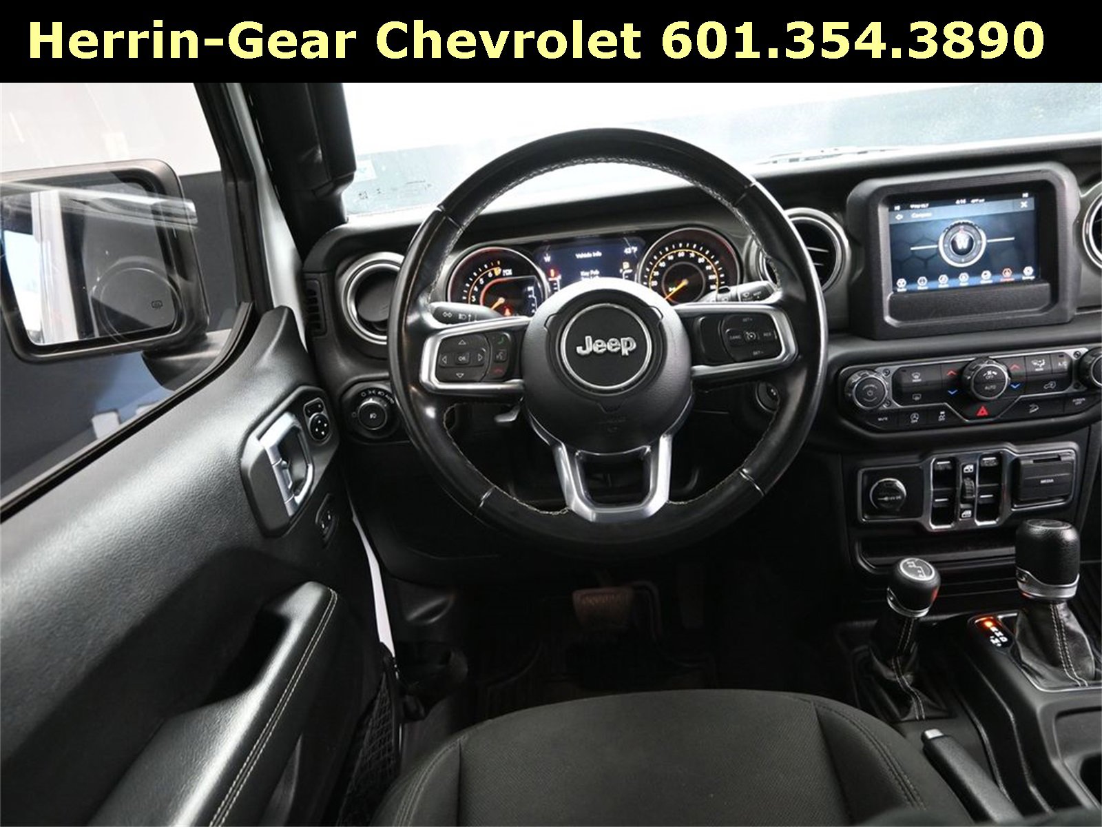 Used 2019 Jeep Wrangler Unlimited Sahara image 30