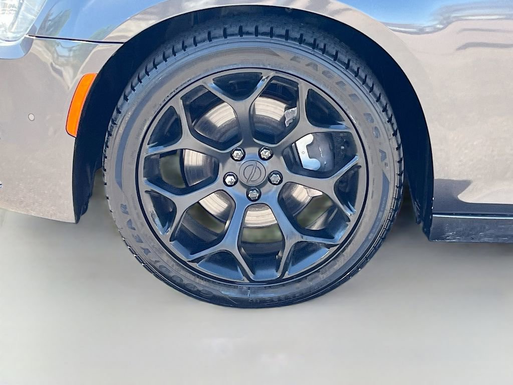 Used 2021 Chrysler 300 S w/ S Model Appearance Package RWD image 30