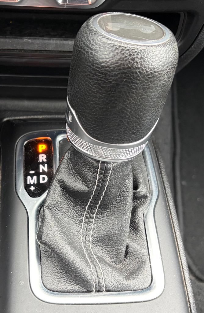 Used 2021 Jeep Wrangler Unlimited Sahara AWD/4WD image 14
