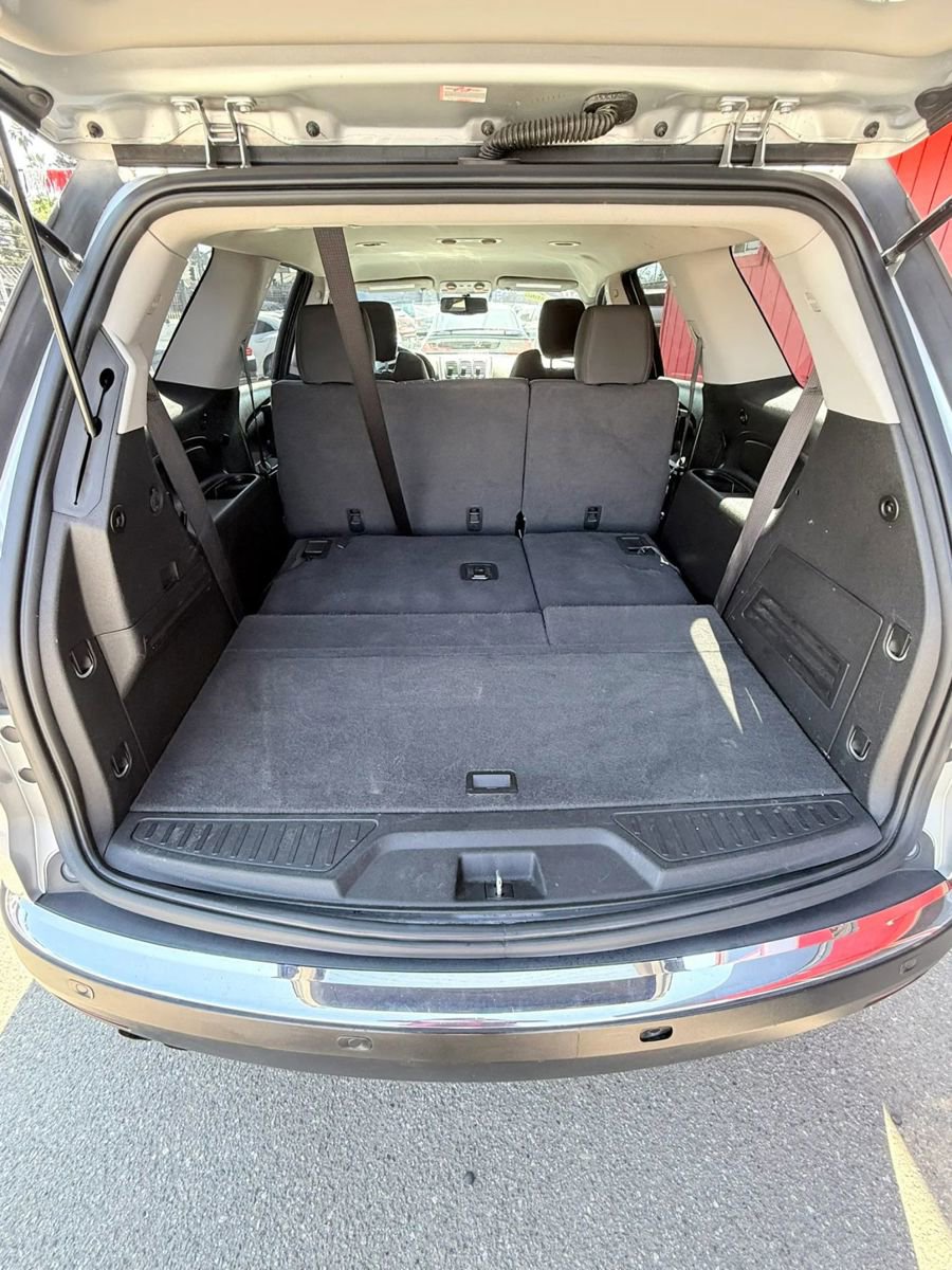 Used 2012 GMC Acadia SLE image 6