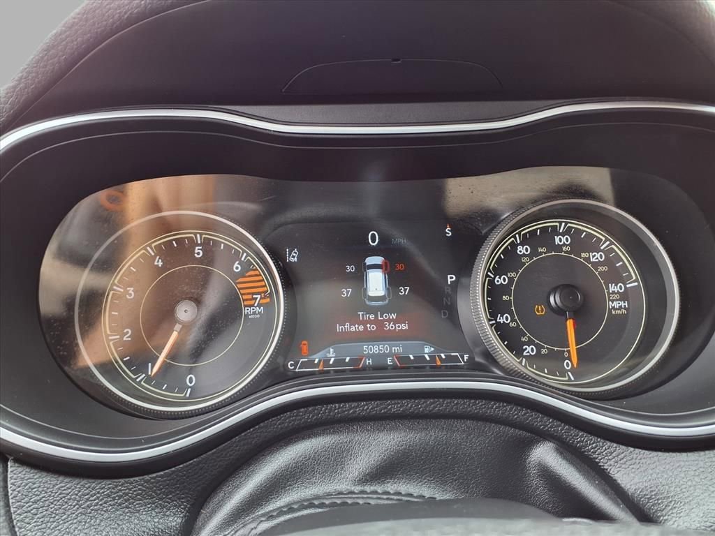 Certified 2023 Jeep Cherokee Altitude Lux image 16