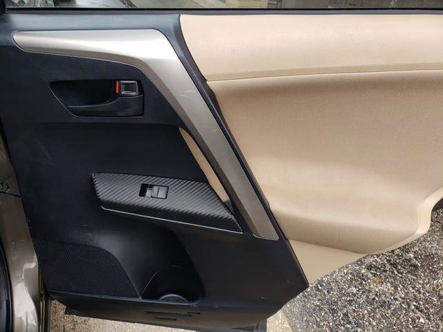 Used 2013 Toyota RAV4 XLE image 18