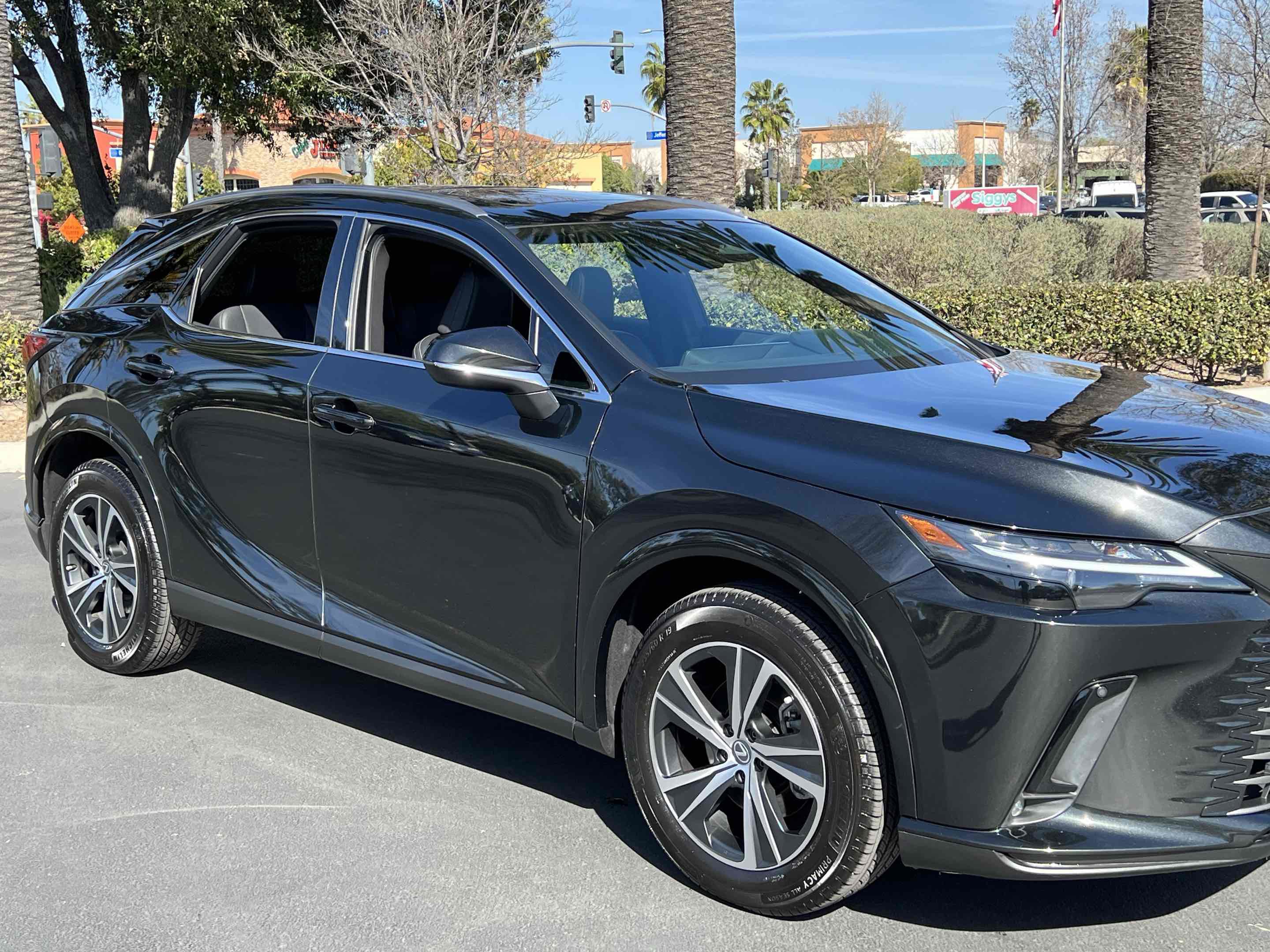 Used 2023 Lexus RX 350 w/ Cold Area Package image 40
