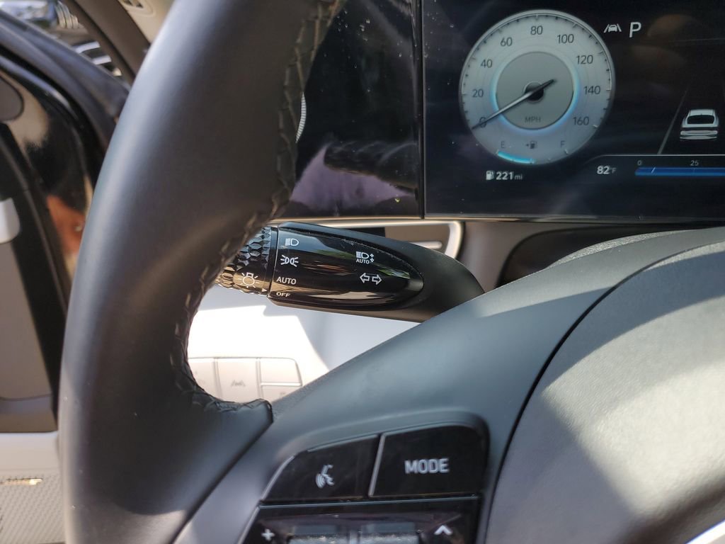 Used 2023 Hyundai Elantra Limited FWD image 22