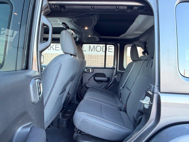 Used 2024 Jeep Wrangler Unlimited AWD/4WD image 18