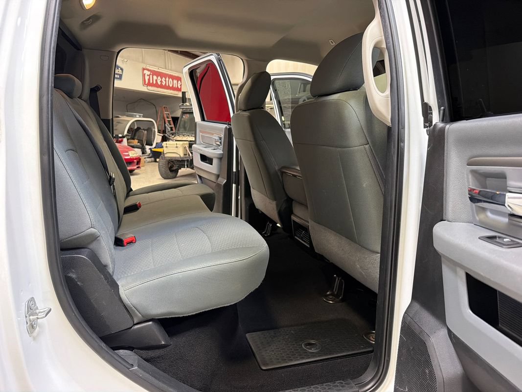 Used 2018 RAM 3500 SLT AWD/4WD image 40
