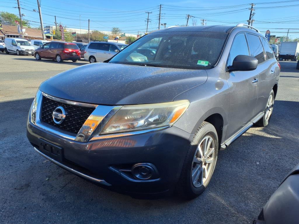 Used 2013 Nissan Pathfinder SV image 3