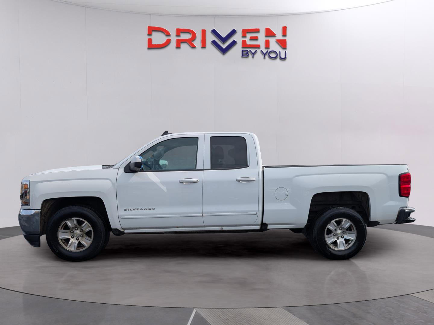 Used 2018 Chevrolet Silverado 1500 LT image 2