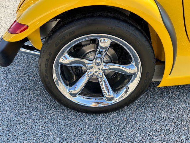 Used 2002 Chrysler Prowler image 15