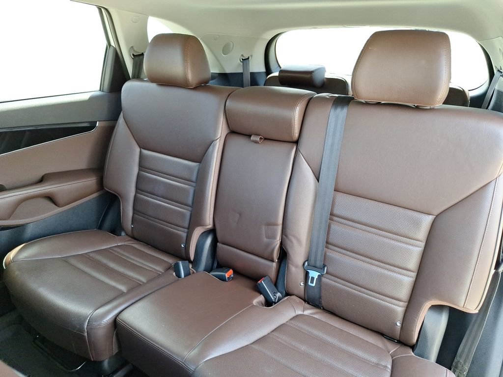 Used 2020 Kia Sorento SX image 11