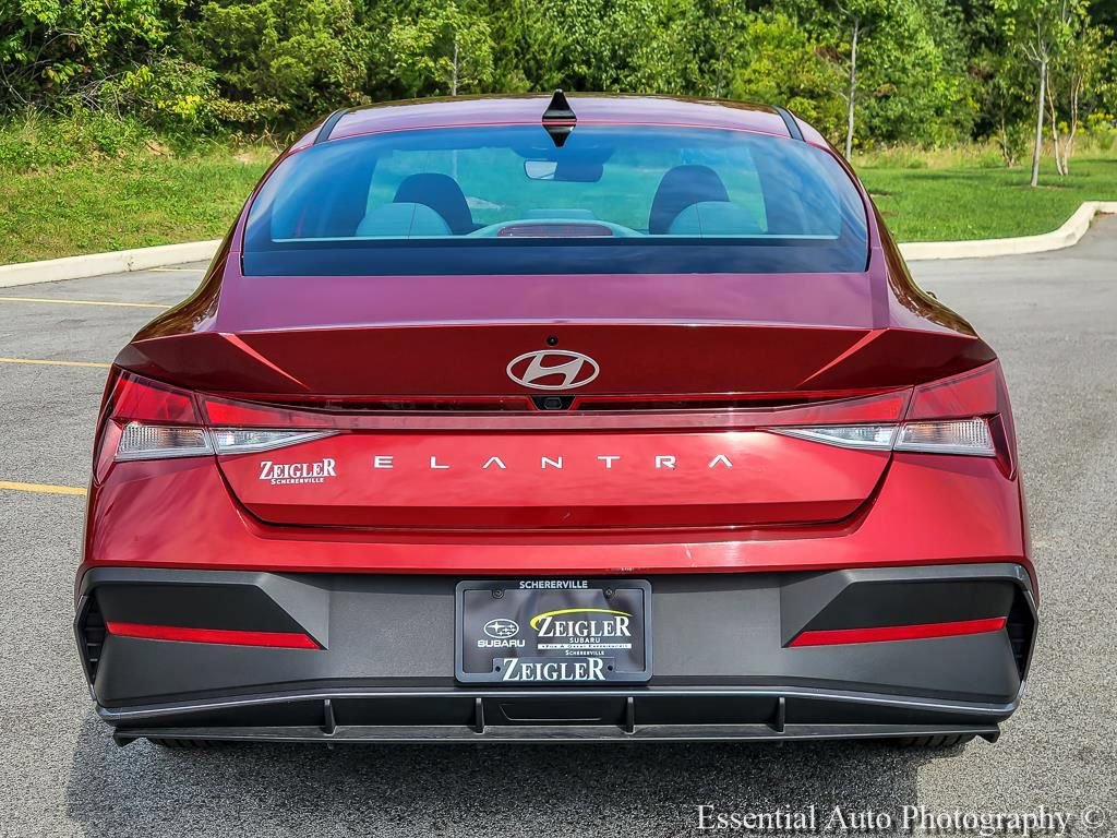 Used 2024 Hyundai Elantra SEL FWD image 5